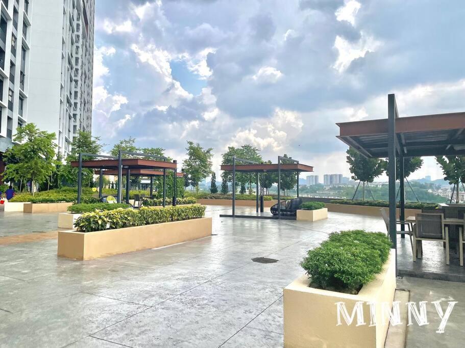 Netizen Near Mrt Couple Balcony Suite #31 Kampong Bukit Dukong Exterior foto