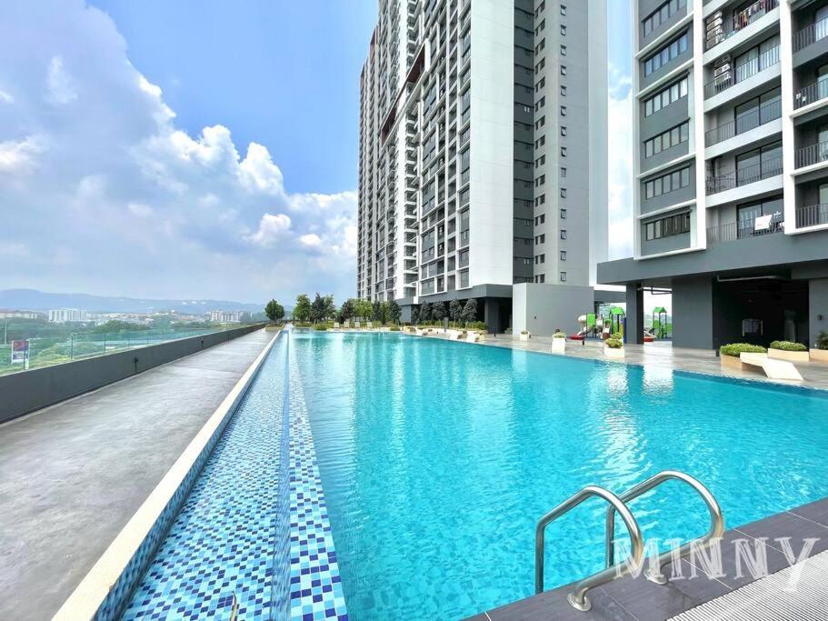Netizen Near Mrt Couple Balcony Suite #31 Kampong Bukit Dukong Exterior foto